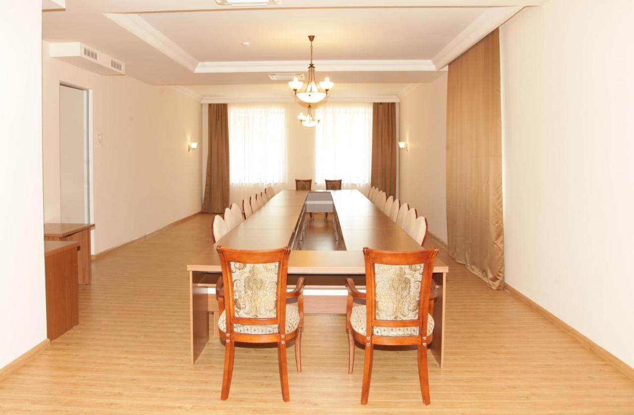 Artsakh Hotel Erevan Esterno foto