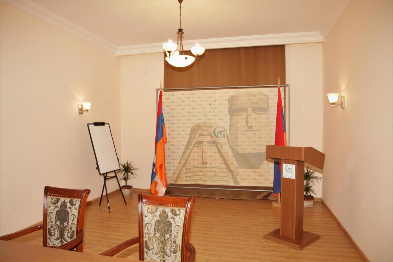 Artsakh Hotel Erevan Esterno foto