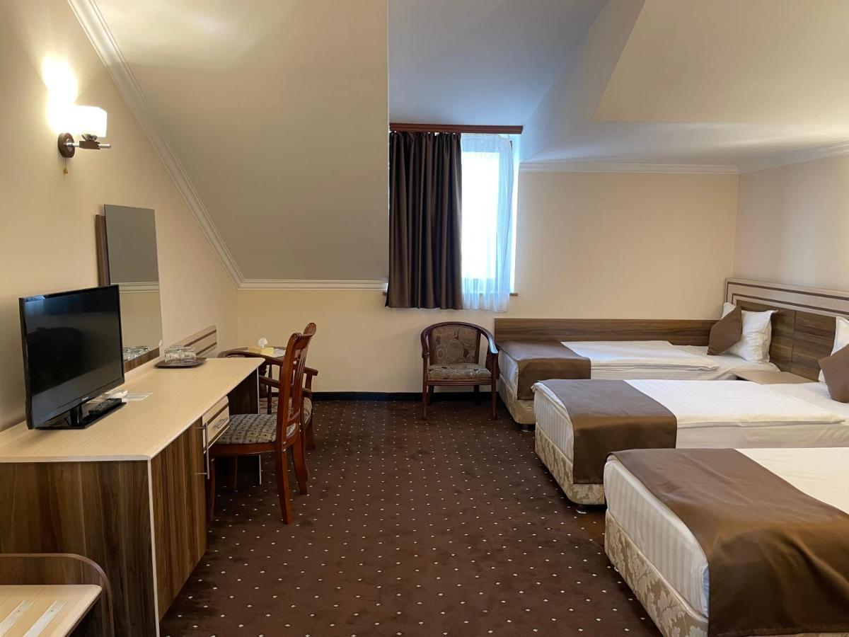 Artsakh Hotel Erevan Esterno foto