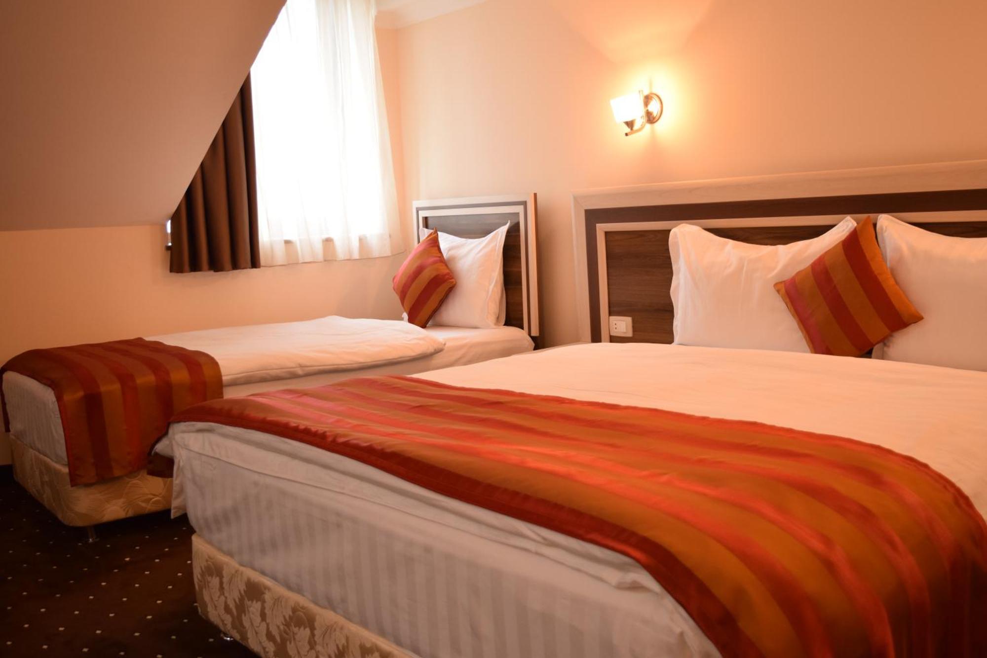 Artsakh Hotel Erevan Esterno foto