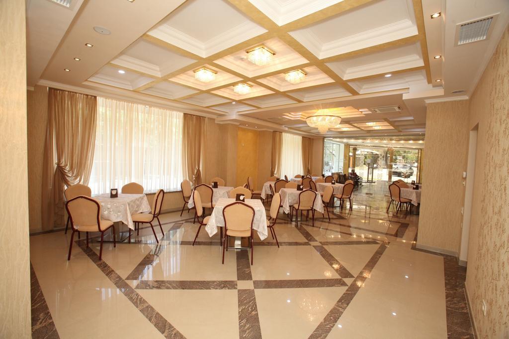 Artsakh Hotel Erevan Esterno foto