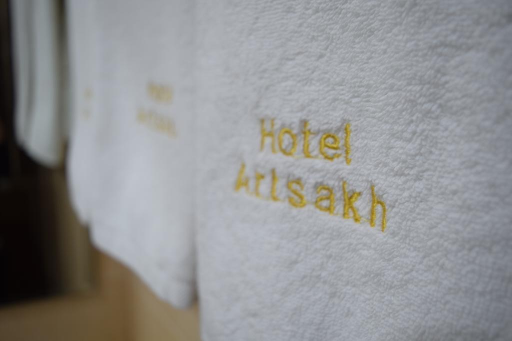 Artsakh Hotel Erevan Esterno foto