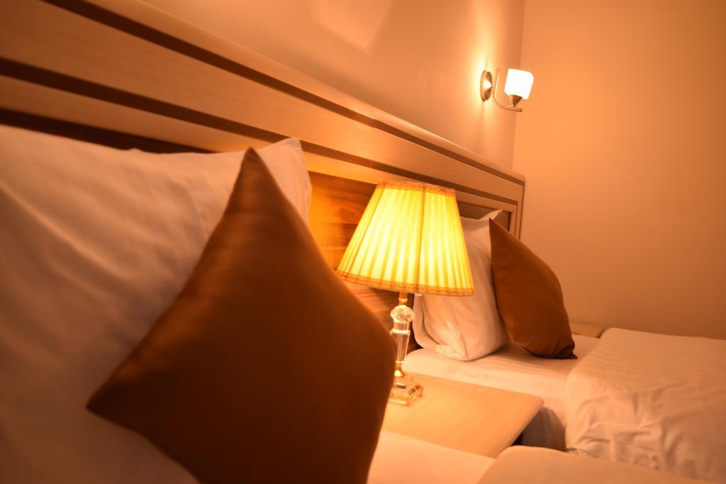Artsakh Hotel Erevan Esterno foto