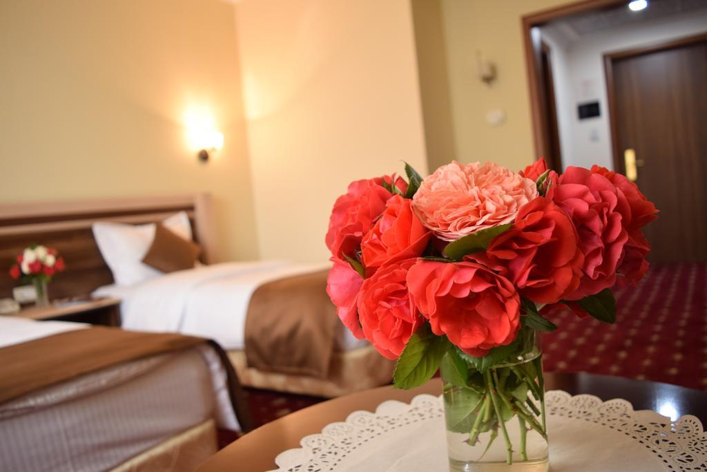 Artsakh Hotel Erevan Esterno foto
