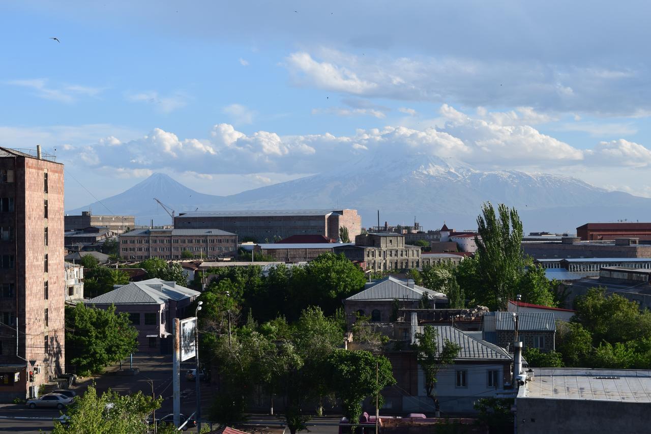 Artsakh Hotel Erevan Esterno foto